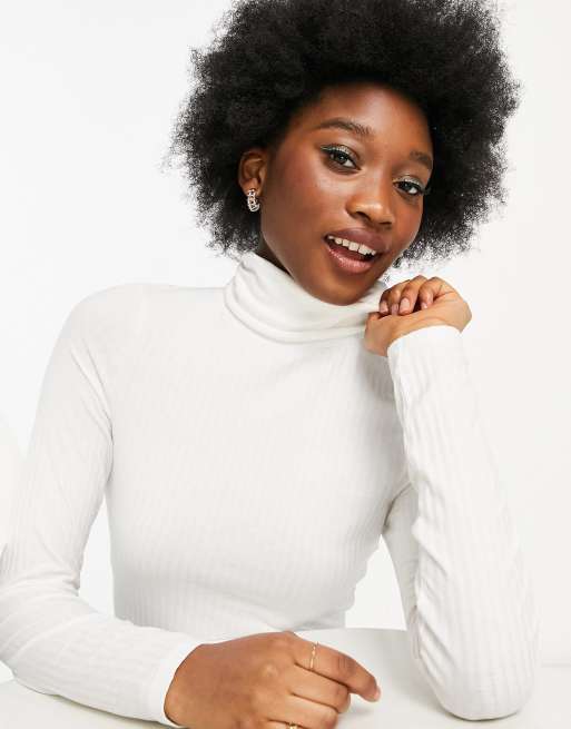 White roll 2025 neck jumper