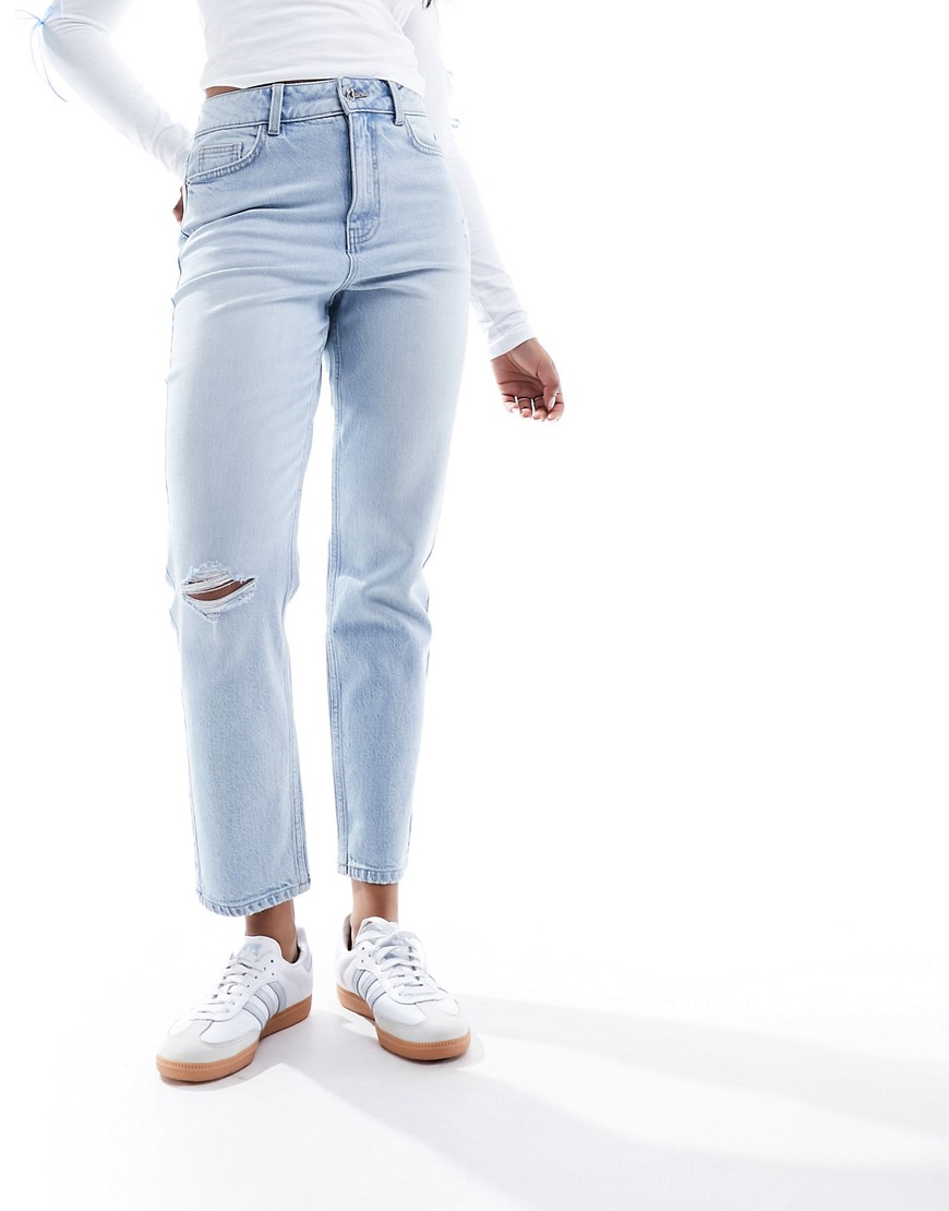 New Look ripped knee mom jean in light blue wash