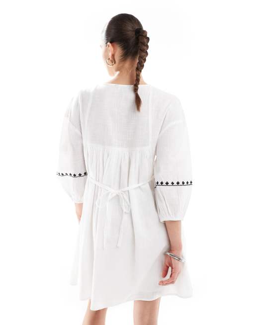 New Look - Robe babydoll courte à broderies - Blanc, 2 de 4