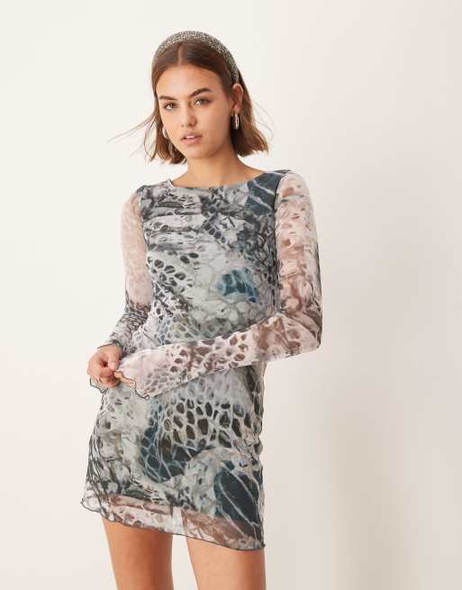 New Look - Robe courte en tulle imprimé peau de serpent avec manches longues