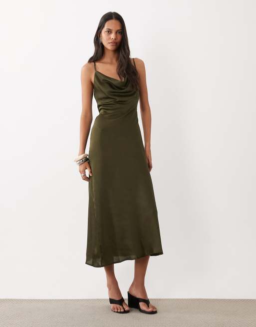 New Look robe midi en satin à col bénitier kaki, 2 de 4