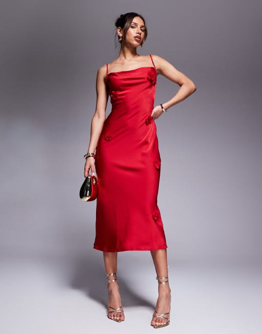 New Look Robe nuisette mi-longue avec détail fleur Rouge ASOS