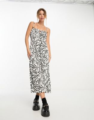 New Look crinkle milkmaid midi slip dress in zebra print - ASOS Price Checker