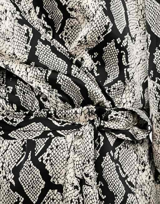 New Look - Robe portefeuille mi-longue en satin - Imprimé serpent neutre, 2 de 4