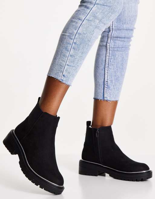 New Look – Robuste, flache Chelsea-Stiefel in Schwarz mit goldfarbener Einfassung