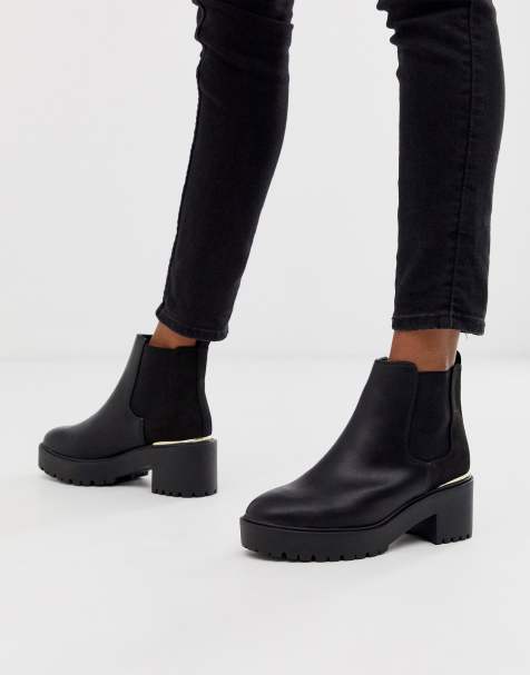 New Look – Robuste Stiefel in Schwarz mit Absatz und Metallbesatz