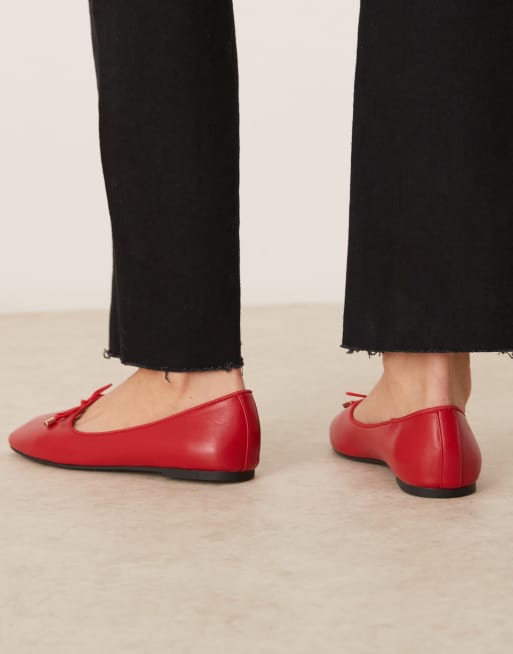 New Look – Röda, platta ballerinaskor med nyckelhålsöppning, 3 av 4
