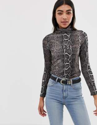 New Look roll neck in snake print-Silver