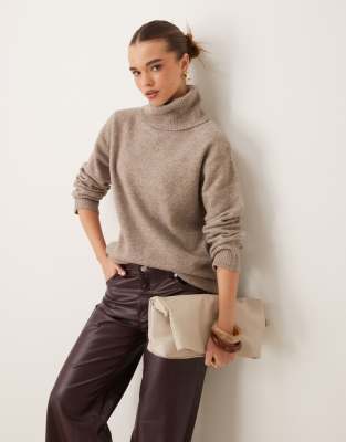 New Look - Rollkragenpullover in Nerzbraun-Neutral