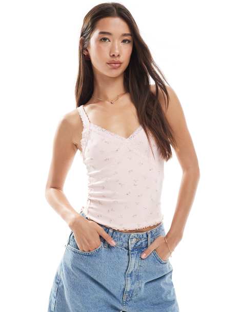 New Look – Różowy top na ramiączkach z wykończeniem z koronki w kwiatowy wzór - view 1