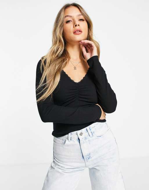 New Look ruched long sleeve top in black | ASOS