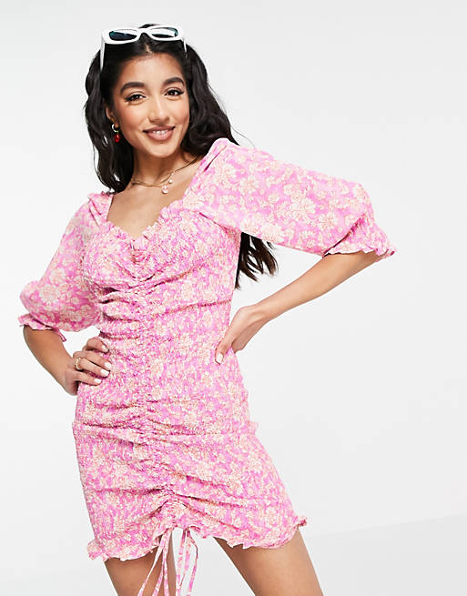 New Look ruched mini dress with sweetheart neckline in pink floral