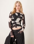 [New Look] New Look ruched side long sleeve mesh top in black pattern 8 Black Pattern