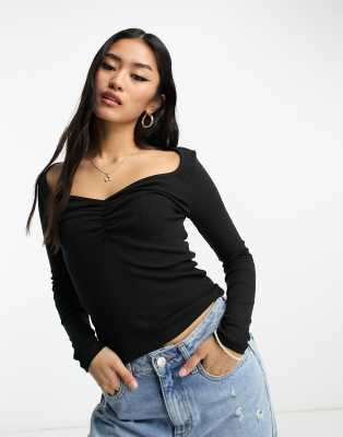 New Look ruched sweetheart neck long sleeve top in black | ASOS