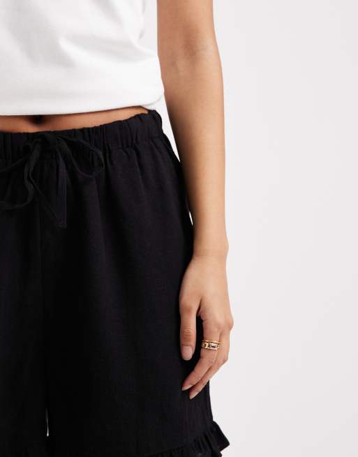 New Look ruffle linen blend pull on shorts in black, 5 of 5