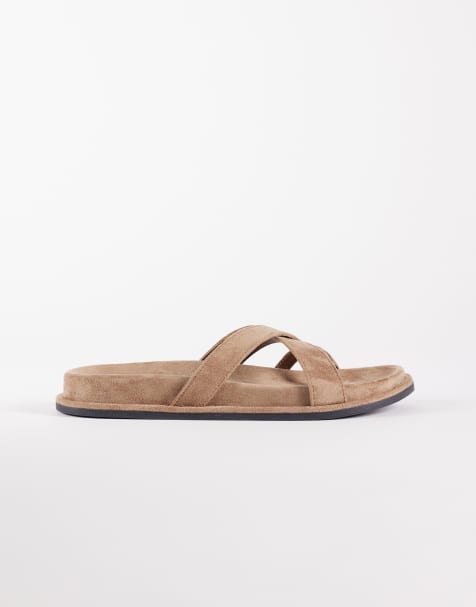 New Look – Sandalen in Braun mit Zehenschlaufe und mehreren Riemchen - view 1