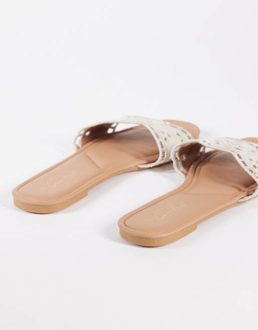 New Look – Sandalen in Cremeweiß mit Lochstickerei, 3 von 4