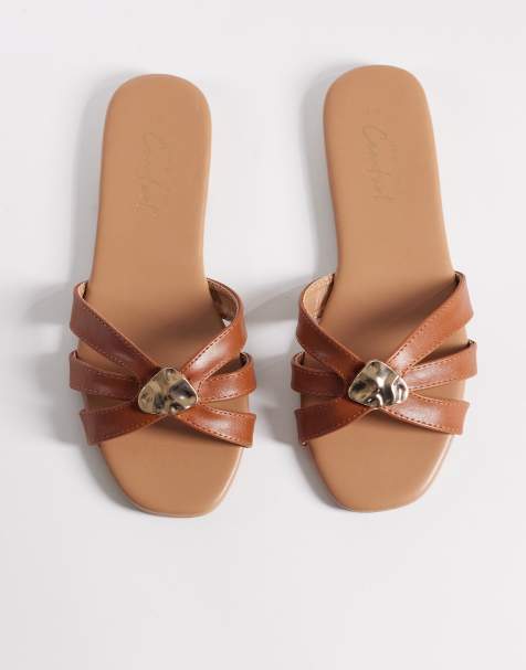 New Look – Sandalen in Hellbraun mit überkreuzten Riemen und Metalldetail - view 1