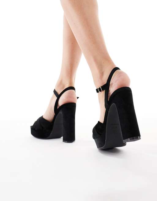 New Look – Sandalen in Schwarz mit Schnalle in Goldoptik und Blockabsatz, 4 von 4