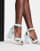 Thumbnail 1 van 4
