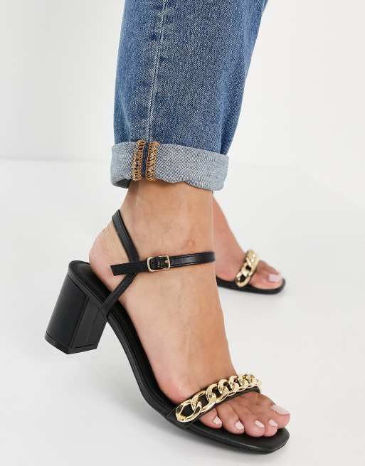 New Look – Sandalen mit Blockabsatz und Kettendetail in Schwarz