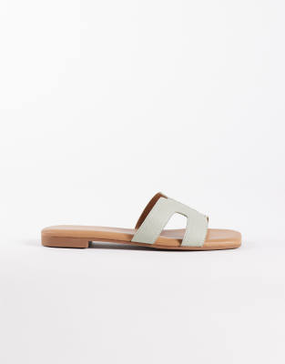 Sandales avec barre en métal - Vert pâle 39