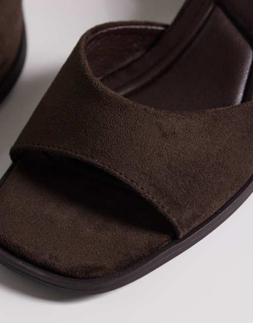 New Look – Sandaletten aus Wildlederimitat in Mittelbraun mit Blockabsatz, 2 von 4