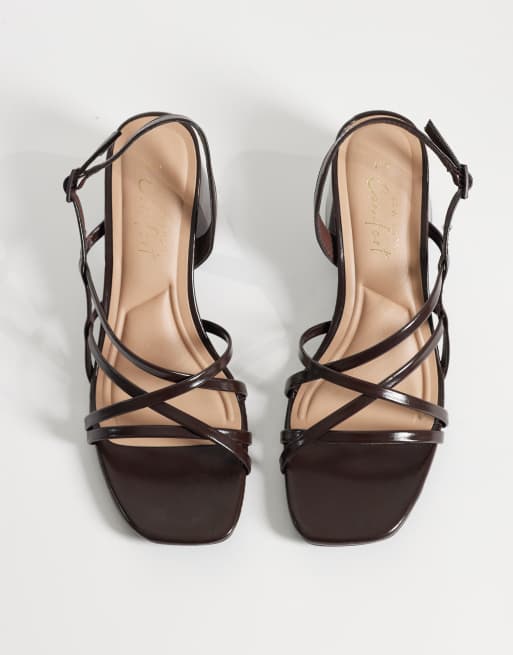 New Look – Sandaletten in Braun mit mehreren Riemchen und Blockabsatz, 2 von 4