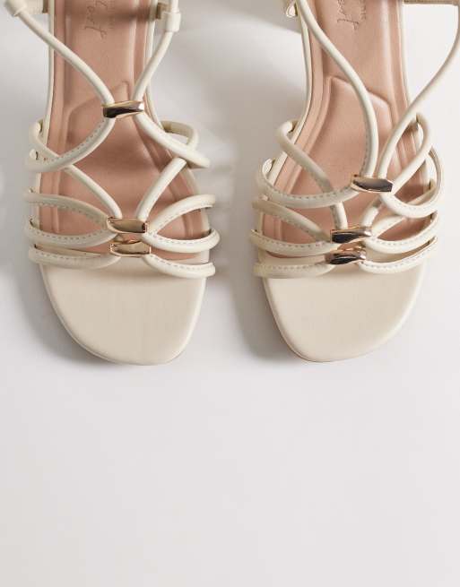 New Look – Sandaletten in Cremeweiß mit Metallbesatz und Blockabsatz, 2 von 4
