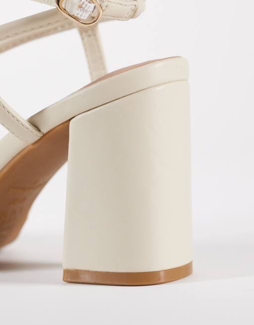 New Look – Sandaletten in Cremeweiß mit Metallbesatz und Blockabsatz, 4 von 4