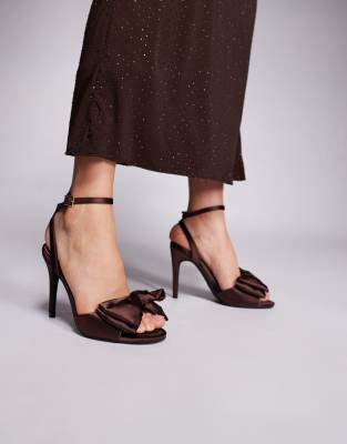 New Look - Sandaletten in Dunkelbraun mit Absatz und Oversize-Schleife aus Satin-Brown