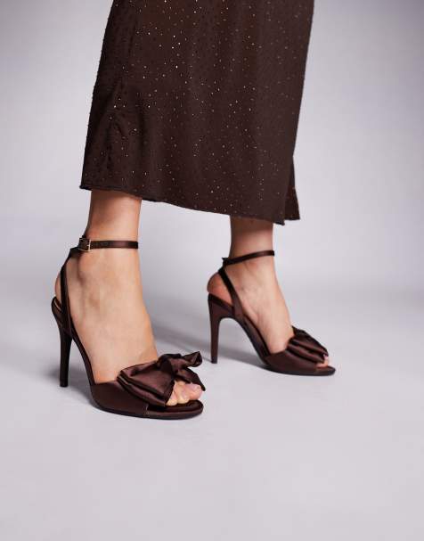 New Look - Sandali con tacco in raso marrone scuro con fiocco oversize - view 1