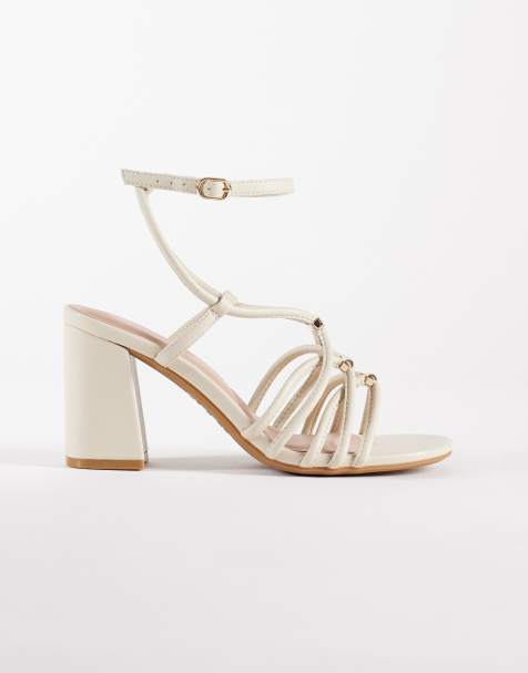New Look - Sandali con tacco largo color crema con dettagli in metallo - view 1