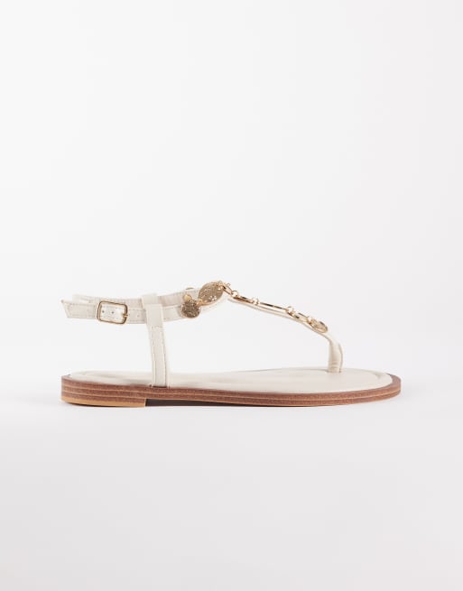 New Look - Sandali infradito bianco sporco con dettagli a moneta