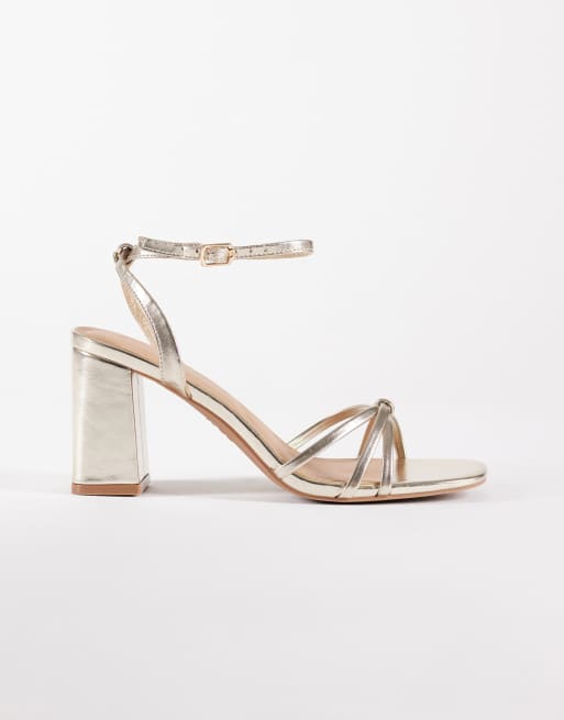 New Look - Sandali oro con tacco e dettaglio annodato