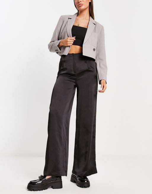 New Look - Satijnen broek met wijde pijpen in zwart