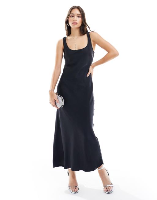 New Look - Satijnen maxi jurk met lage ronde hals in zwart