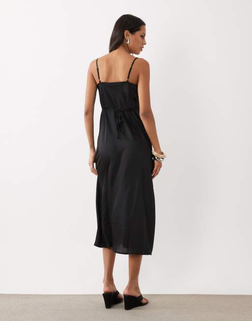 New Look - Satijnen midi jurk met gedrapeerde halslijn in zwart, 4 van 4