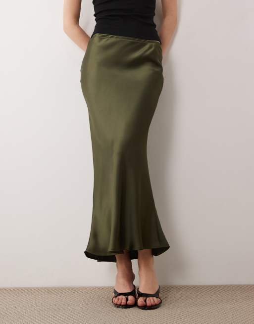 New Look satin bias midi skirt in khaki, 3 of 5