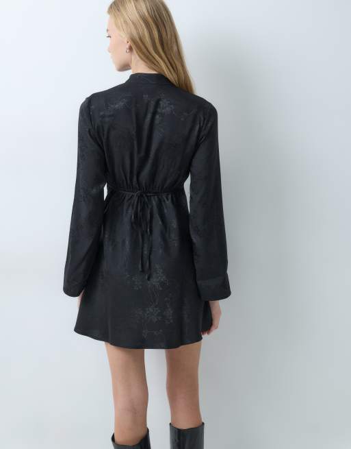 New Look satin jacquard keyhole detail mini dress in black, 2 of 5