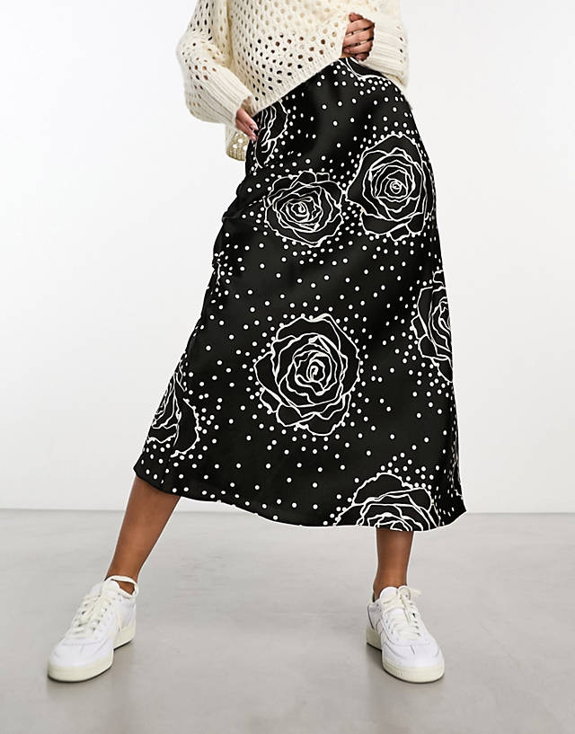 New Look - satin midi skirt in floral and spot print