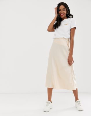 New Look satin midi skirt in gold | ASOS