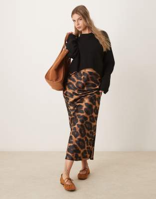 New Look satin midi skirt in leopard print - view 1