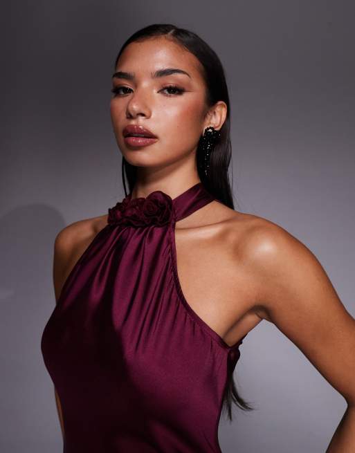 New Look – Satin-Midikleid in Burgunderrot mit Blütendetail und Neckholder, 2 von 4