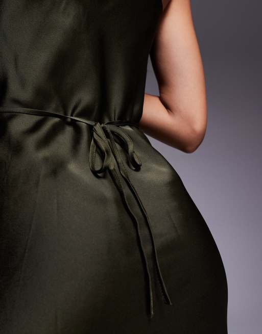 New Look – Satin-Midikleid in Khaki mit Wasserfallausschnitt, 4 von 4