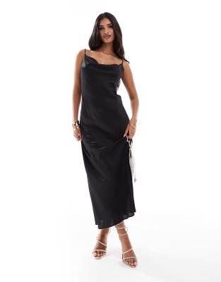 New Look - Satin-Midikleid in Schwarz mit Wasserfallausschnitt