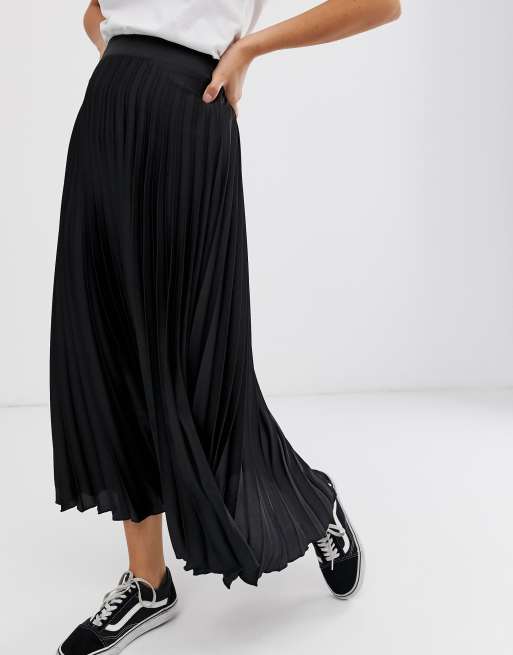 New Look satin pleated midi skirt in black