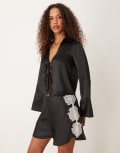 [New Look] New Look satin tie front top in black 10 BLACK