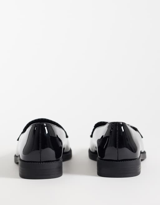 New Look scallop patent loafer in black , 4 of 5