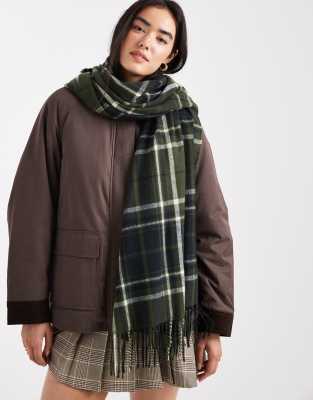 New Look - Schal in Khaki mit traditionellem Karomuster-Grün